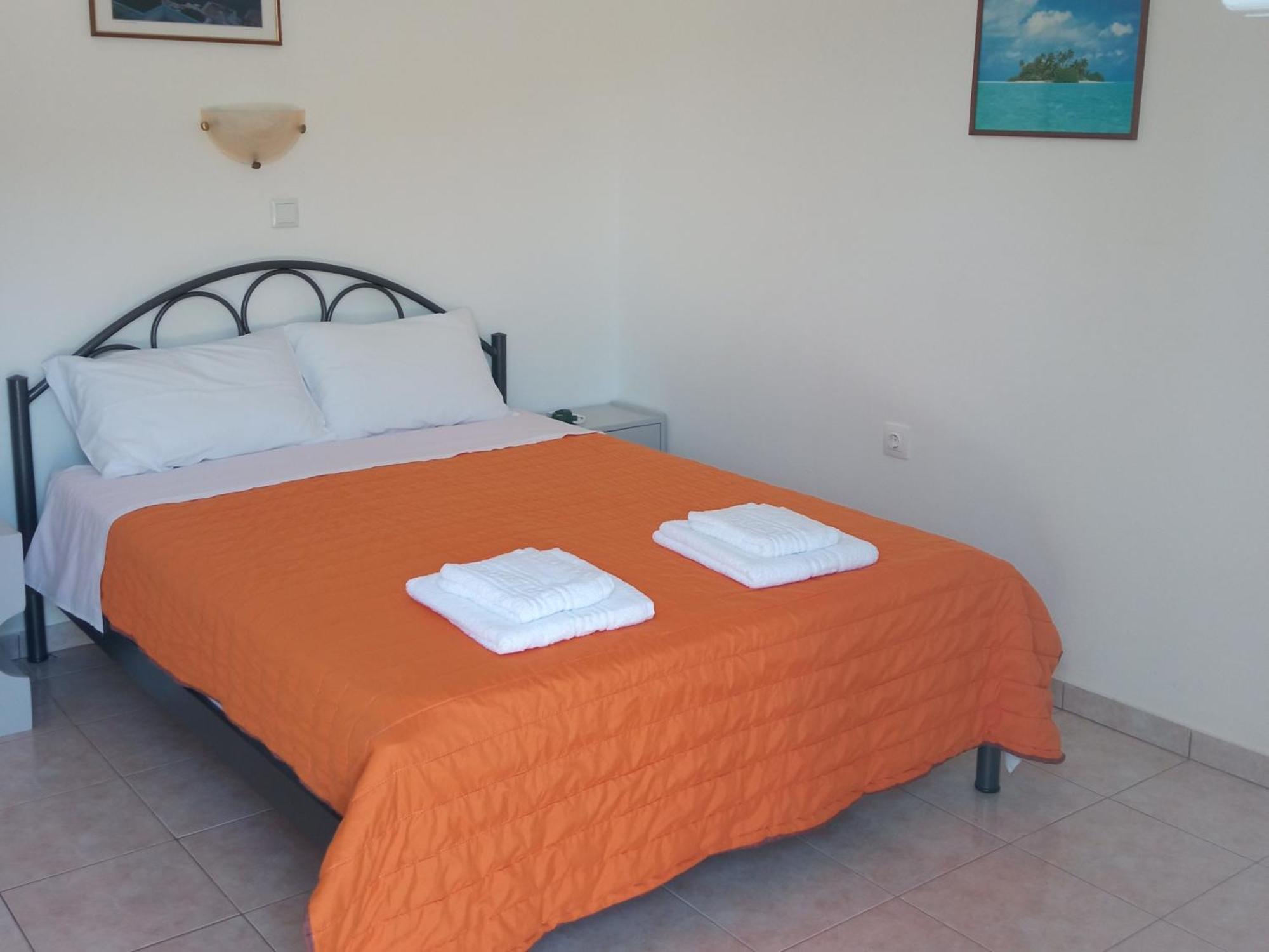 Soustas Apartments Longós Zimmer foto